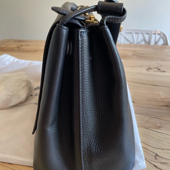 Milano Prada Leather Shoulder Bag with Authentication Card - Picture 9 of 14